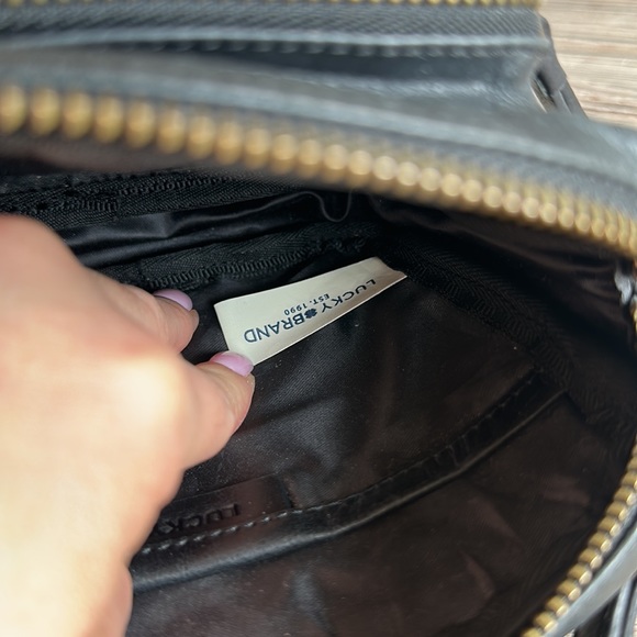 Lucky Brand Yucca Leather Fanny Pack In black - Picture 11 of 11